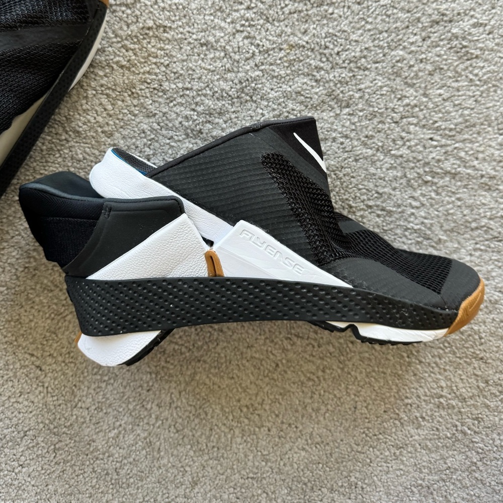 NWOT NIKE FLY EASE SLIP IN Shoes